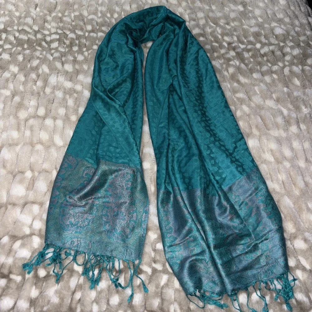 VTG 100% Himalaya Cashmere Scarf Hand Made Delicate Fringe Detailing Turquoise